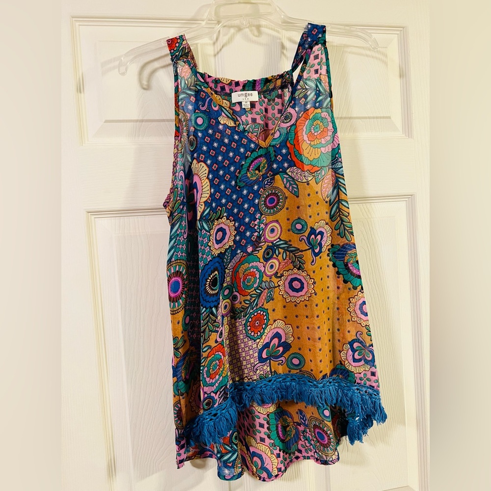 Umgee colorful top - size medium